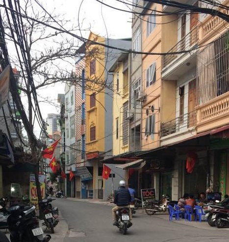 Tren pho me tri thuong co cua hang nhan sam ha noi uy tin